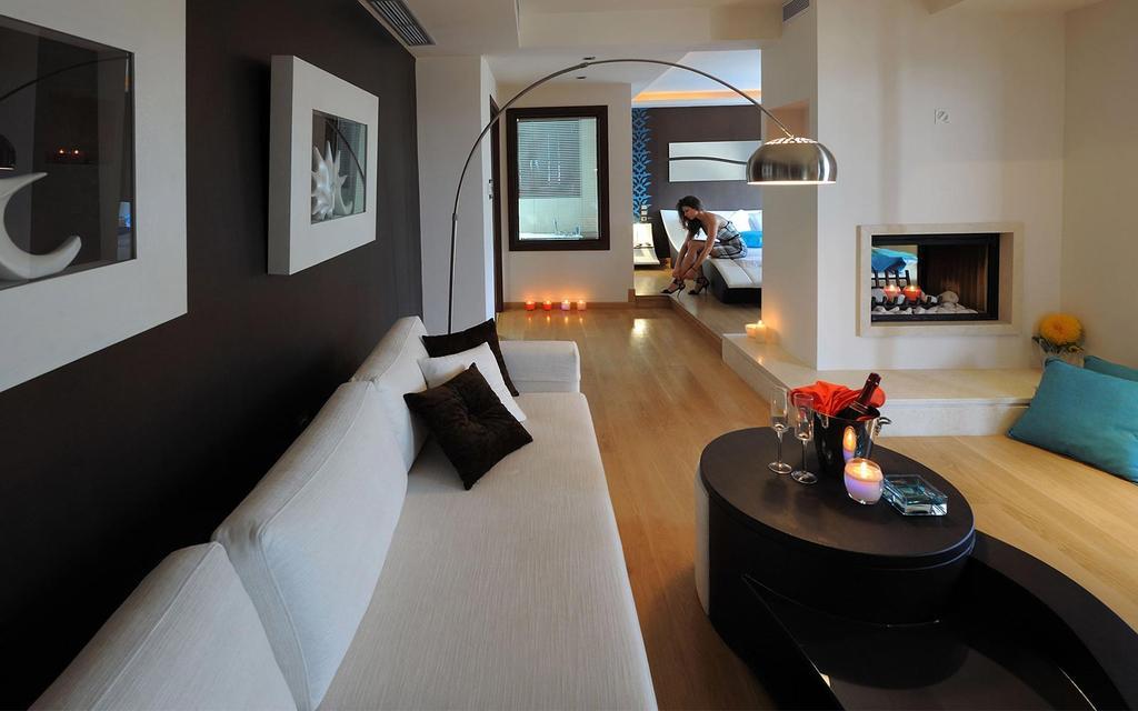 Iakovakis Suites & Spa Koropi Ngoại thất bức ảnh