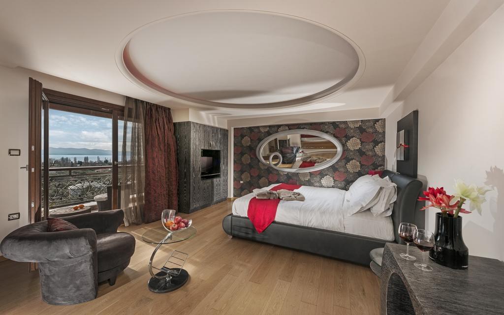 Iakovakis Suites & Spa Koropi Ngoại thất bức ảnh